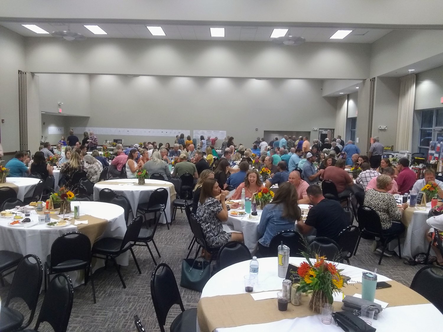Community members enjoyed dinner together at Wellman’s Parkside YMCA before the live auction portion of the evening.